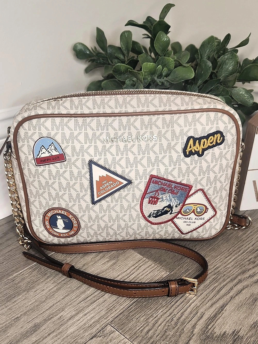 Michael Kors Jet Set Large East West Crossbody Bag Aspen Patches Aspen Patches